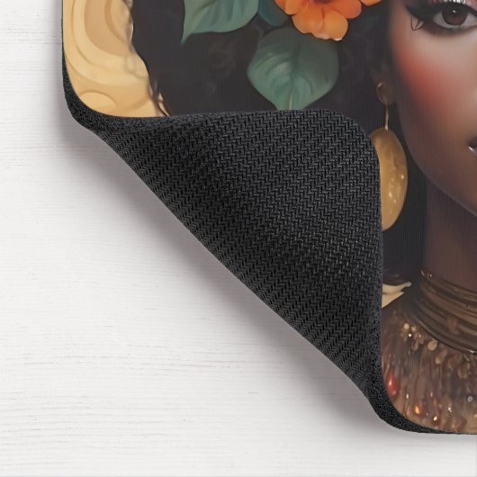 Schöne afrikanische Amerikanerin mit Blume Mousepad (Ecke)