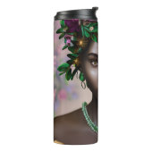 Schöne afroamerikanische Frau mit Blume Thermosbecher (Nach links gedreht)