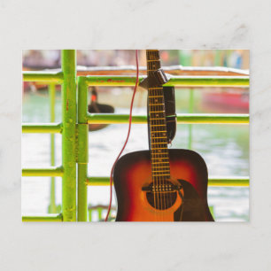 Schöne akustische Gitarre Postkarte