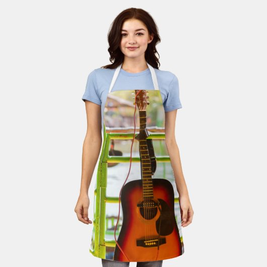 Schöne akustische Gitarre Schürze (Getragen)