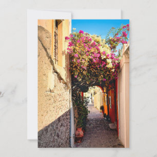 Schöne Allee in Santorini, Griechenland Feiertagskarte