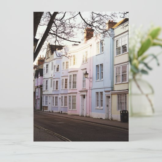 Schöne alte Stadthäuser (Stehend Vorderseite)