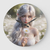 Schöne April Fairy in Daisies Große Wanduhr (Vorderseite)
