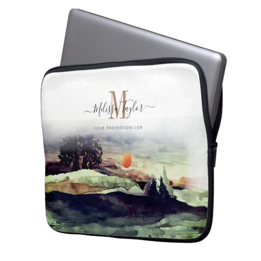 Schöne Aquarellberge und Baummonogramm Laptopschutzhülle (Vorderseite Links)