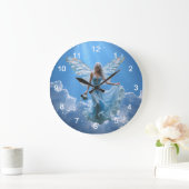 Schöne Aquarius Fairy in den Wolken Große Wanduhr (Zuhause)
