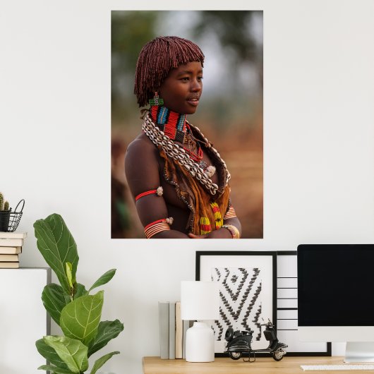 Schöne äthiopische Frau aus Omo Valley Poster (Heimbüro)