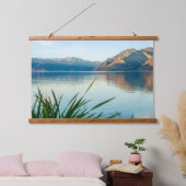 Schöne Aussicht auf den schönen Wanaka-See Wandteppich Mit Holzrahmen (Schlafzimmer)