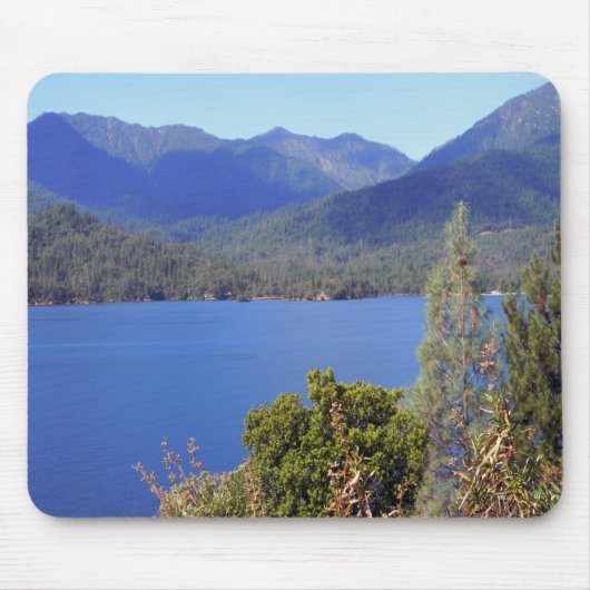 Schöne Aussicht auf den Whiskeytown See.. Mousepad (Vorne)