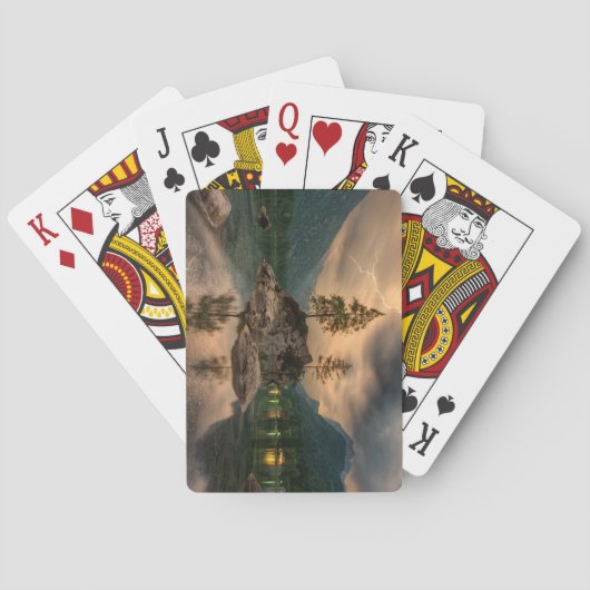 Schöne Aussicht auf die Berge mit Blitz Spielkarten (Rückseite)