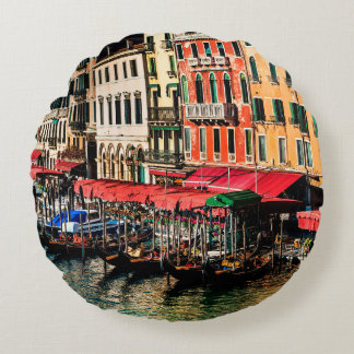 Schöne Aussicht auf die Wasserstraße und die alten Rundes Kissen