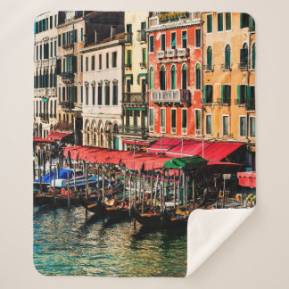 Schöne Aussicht auf die Wasserstraße und die alten Sherpadecke