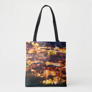 Schöne Aussicht auf Goreme in der Nacht. Berühmtes Tasche