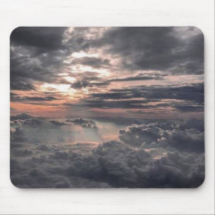 Schöne Aussicht von oben auf die Wolken Mousepad