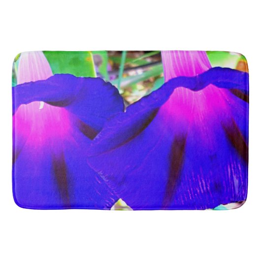 Schöne Badematte mit violetten Blumen (Vorderseite)