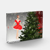 Schöne Ballerina in rotem Kleid Fotoblock (Links)