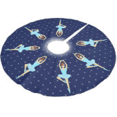 Schöne Balletttänzerin & weiße Sterne auf marinebl Polyester Weihnachtsbaumdecke (Schrägansicht)