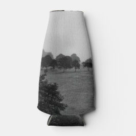 Schöne Bäume und Natur im Nebel Flaschenkühler