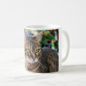 Schöne bengalische Katzen-weiße klassische weiße Kaffeetasse (VorderseiteRechts)