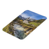 Schöne Berge mit Kirche Magnet (Linke Seite)