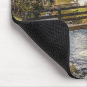 Schöne Berge mit Kirche Mousepad (Ecke)