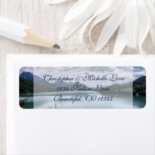 Schöne Berge und Seeadresse (Insitu)