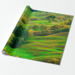 Schöne Berglandschaft im Abend Sonnenlicht. Geschenkpapier