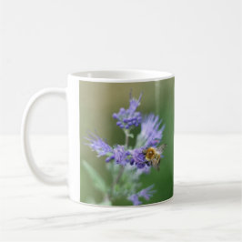 Schöne Biene auf blauer Blume Kaffeetasse