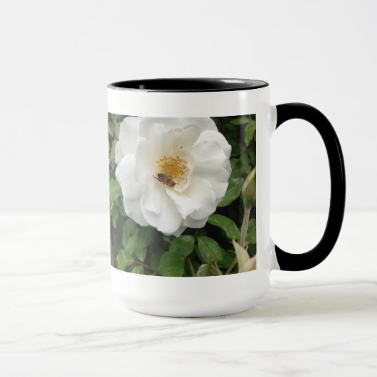 Schöne Biene auf Rose Kunst, Natur Fotografie Tasse (Rechts)