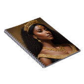 Schöne Black Queen trägt Goldkrone Notizblock (Rechte Seite)