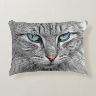 Schöne blaue Mit Augen graue und weiße Katze Dekokissen