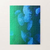 Schöne Blaue Quallen in grünem Wasser Puzzle (Vertikal)