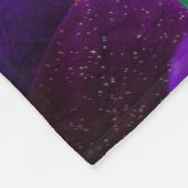 Schöne blühende Stiefmütterchen im Garten Fleecedecke (Ecke)