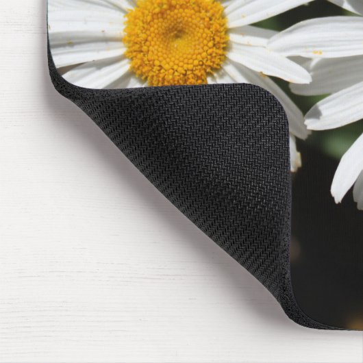 Schöne Blume in weißer Farbe. Mousepad (Ecke)
