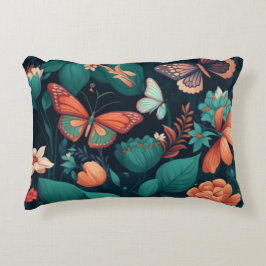 Schöne Blume und Schmetterlinge im Dschungel Dekokissen