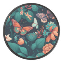 Schöne Blume und Schmetterlinge im Dschungel