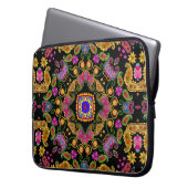 Schöne Blumendekoration mit hellen Blume und Laptopschutzhülle (Vorderseite Links)