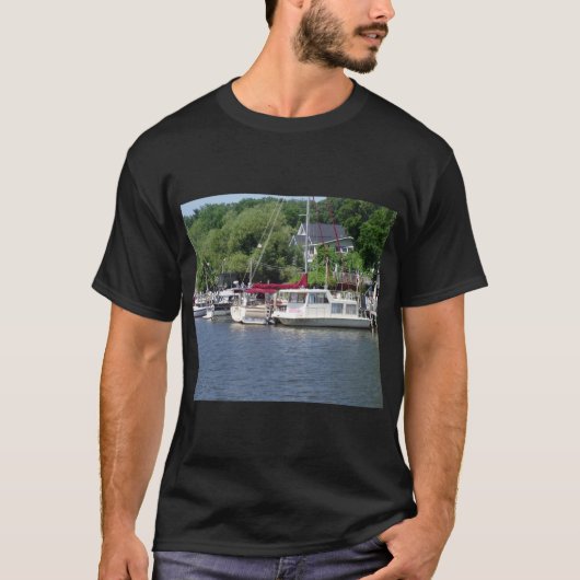 Schöne Boote und Dock T-Shirt (Vorderseite)