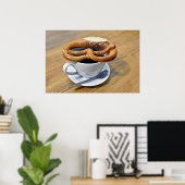 Schöne Brezel mit Kaffee Poster (Heimbüro)