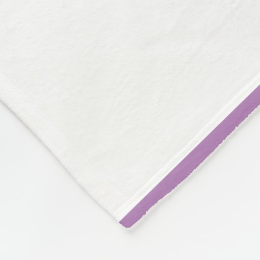 Schöne Brigitte mit Regenbogenvlies-Decke. Fleecedecke (Ecke)