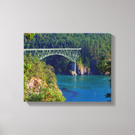 Schöne Brücke, blauer Ozean und grüne Bäume, Leinwanddruck