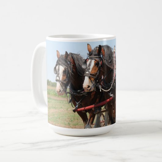 Schöne Clydesdale Pferde pflügen Kaffeetasse (Vorderseite Links)