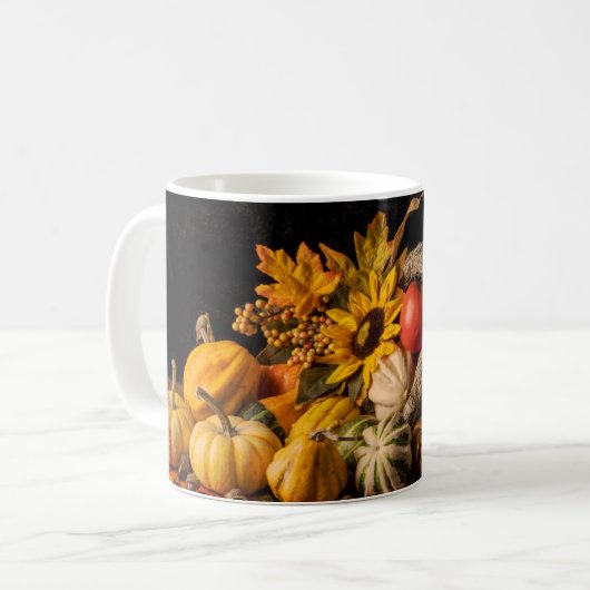 Schöne Cornucopia gefüllt mit Herbstgürteln Kaffeetasse (Vorderseite Links)