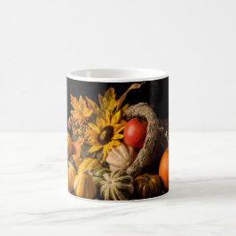 Schöne Cornucopia gefüllt mit Herbstgürteln Kaffeetasse