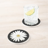 Schöne Daisy-Blume auf Black Getränkeuntersetzer (Seite)