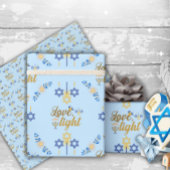 Schöne elegante hellblaue Hanukkah Geschenkpapier