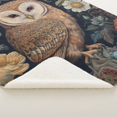 Schöne Eule im Jugendstil-Stil des Gartens Sherpadecke (3/4)