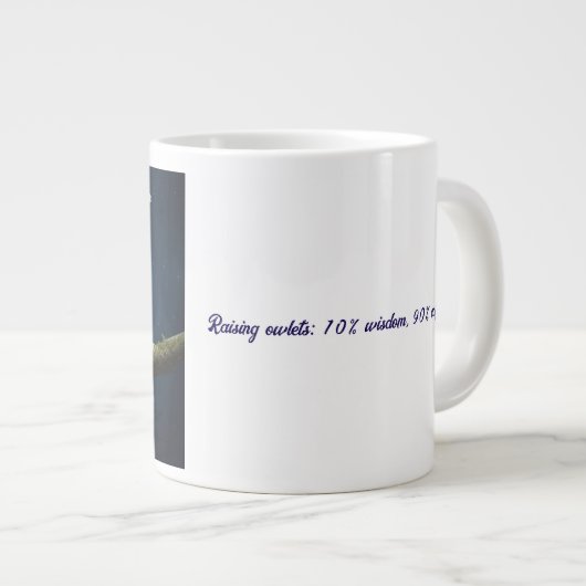 Schöne Eule und ihre Kugeln Tasse (Vorderseite Rechts)