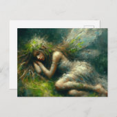 Schöne Fairy schläft auf einem Moosgeflecht im Wal Postkarte (Vorne/Hinten)