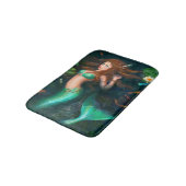 Schöne Fantasiemeerjungfrau mit Lilien Bad-Matte Badematte (Schrägansicht)