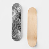 Schöne Fantasy-Graustufen-Zebra Skateboard (Vorderseite)